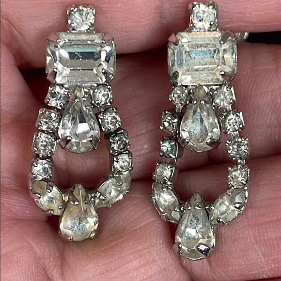 Vintage Weiss Silver Crystal Screw Back  Earrings - Picture 1 of 6